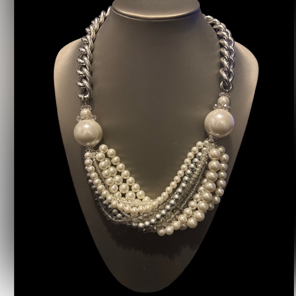 Chunky Faux Pearl Statement Necklace